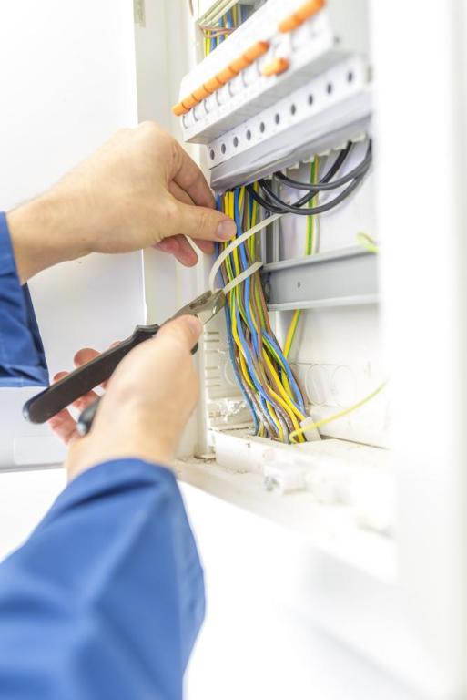Mise aux normes électriques à Aslonnes, les étapes clés